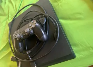 Ps4 (PlayStation 4) Negra + Mando y Cables