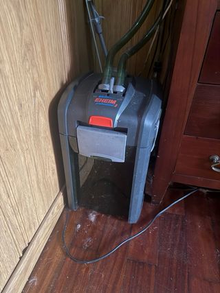 Pecera 150L con todos los accesorios, sin peces.