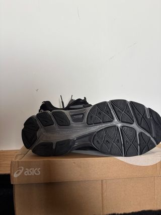 Tênis Asics Gel-Kayano 14 Preto/Cinza/Prata
