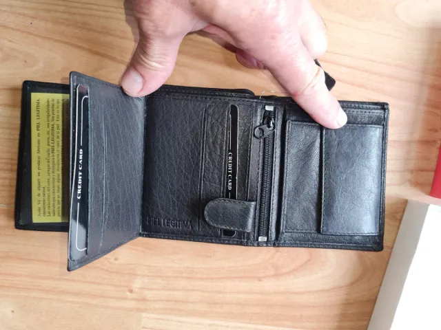 Portafogli in pelle nera