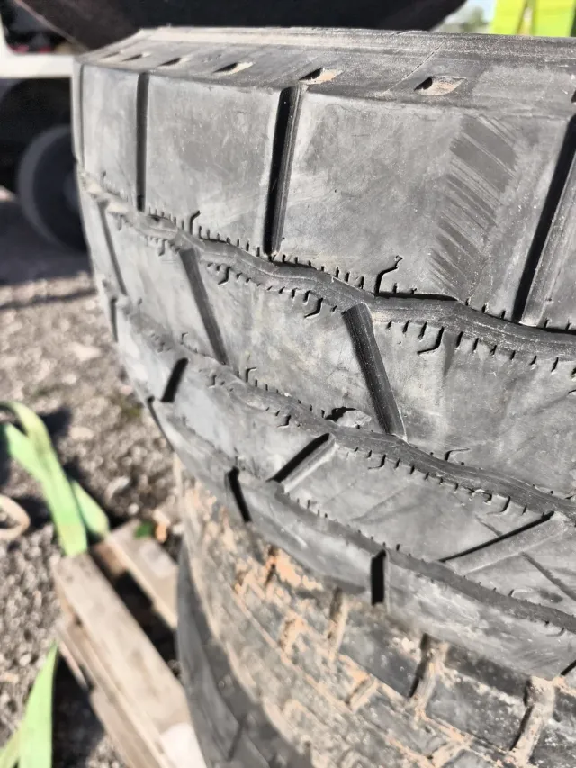 Neumáticos Camión 235/75 R 17.5