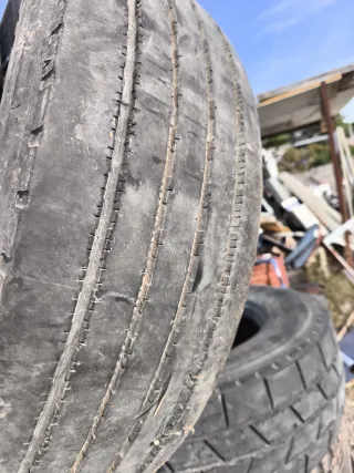 Neumáticos Camión 235/75 R 17.5