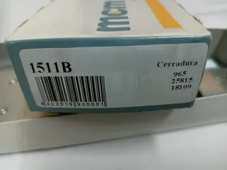 Cerradura persiana MCM con llaves de gorjas.