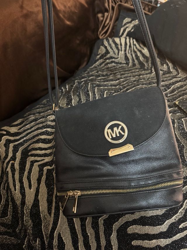 Bolso Michael Kors Negro con solapa