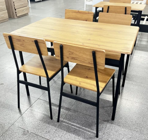 CHOLLO! Mesa comedor con 4 sillas madera y metal