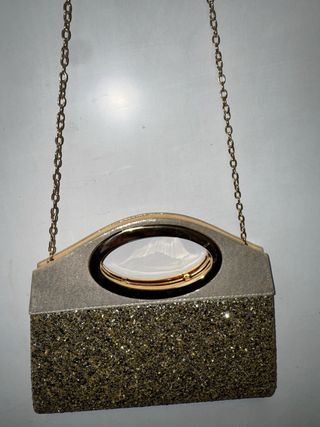 Bolso de fiesta dorado con cadena