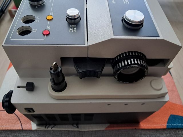Proyector Eumig 820 Sonomatic Super 8 Vintage
