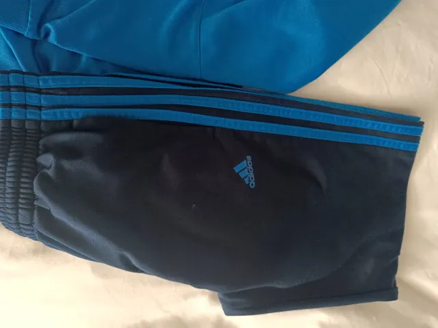 Chándal Adidas niño azul y negro. T11/12, M