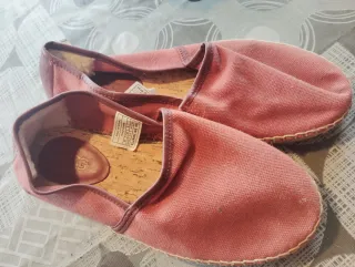 Sandalias UGG rosas talla 39.5