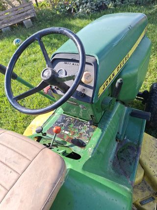 Tractor Cortacésped John Deere 212-2