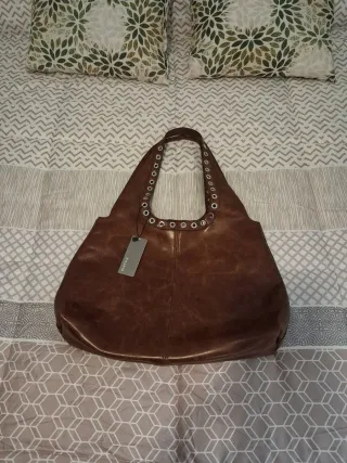 Bolso Marrón Cuero con Ojetes