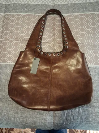 Bolso Marrón Cuero con Ojetes