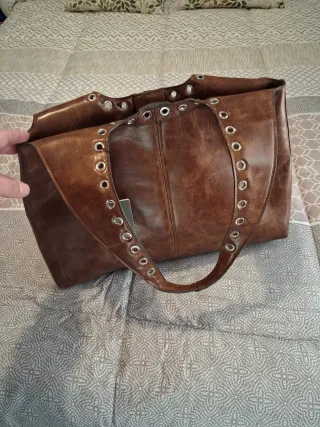 Bolso Marrón Cuero con Ojetes