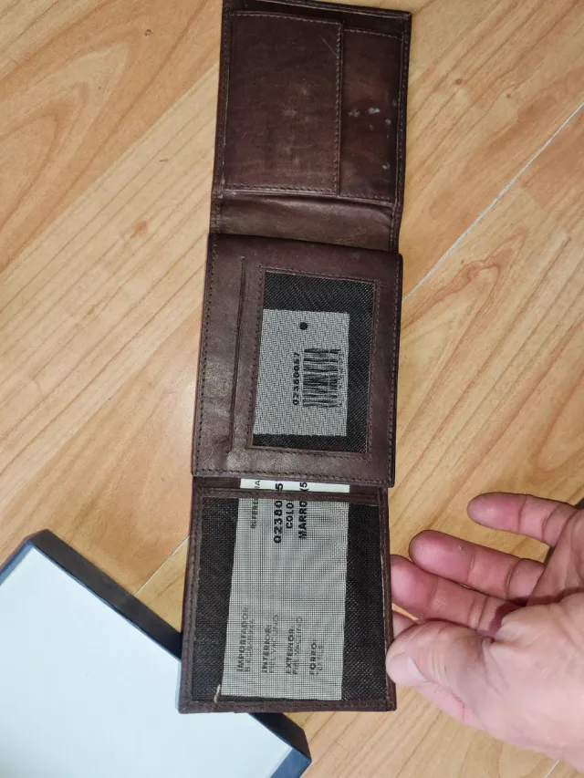 Portafoglio in pelle marrone