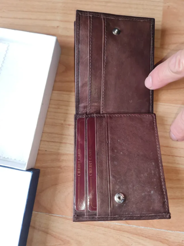 Portafoglio in pelle marrone