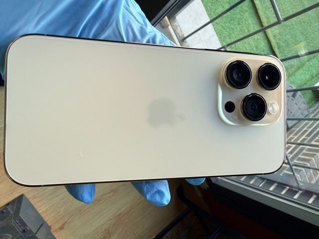 iPhone 14 Pro 128GB Dorado + Accesorios