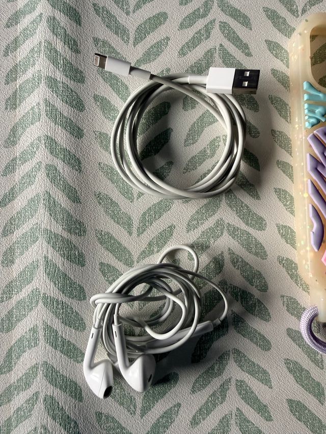 iPhone 14 Pro 128GB Dorado + Accesorios