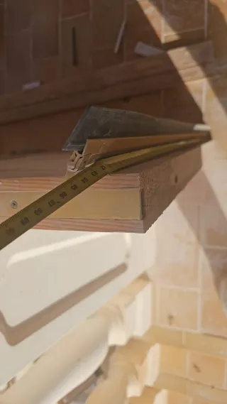 Puerta de entrada de madera