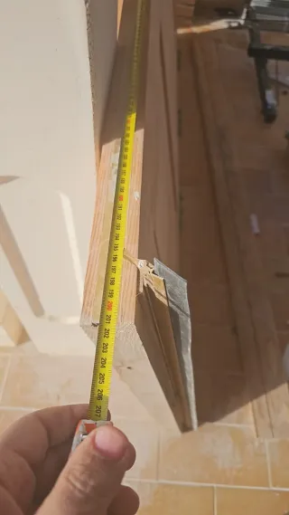 Puerta de entrada de madera