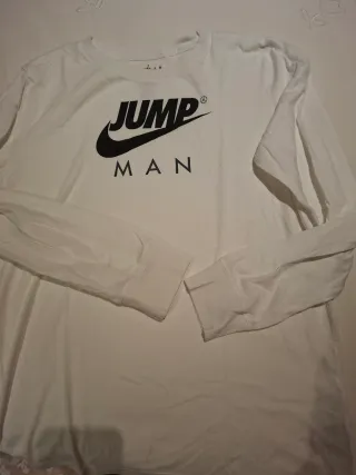 Sudadera gris con capucha