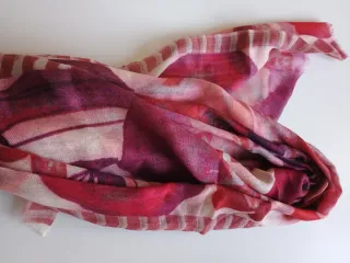 Pañuelo Roberto Verino Rosa y Morado