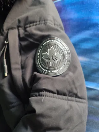 Cazadora Supply & Demand Negra