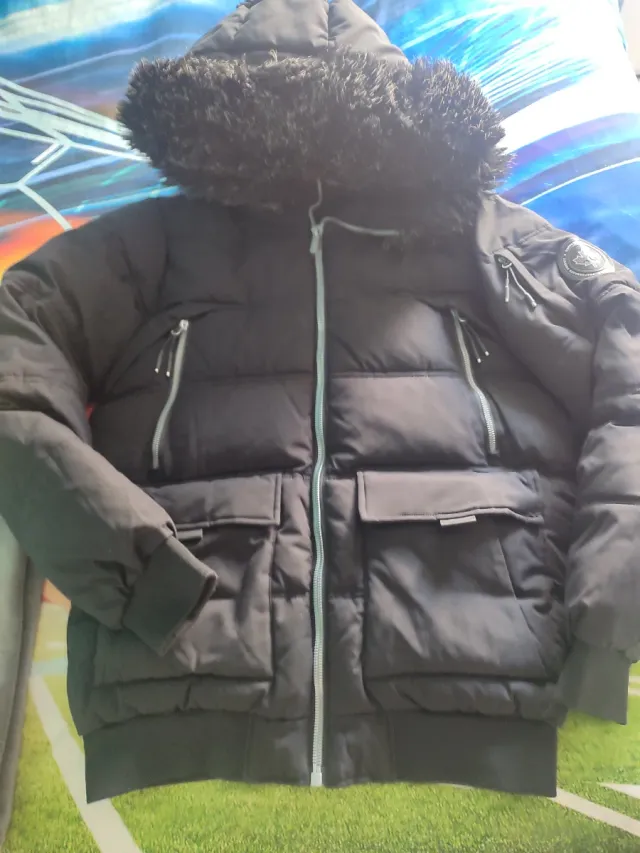 Cazadora Supply & Demand Negra