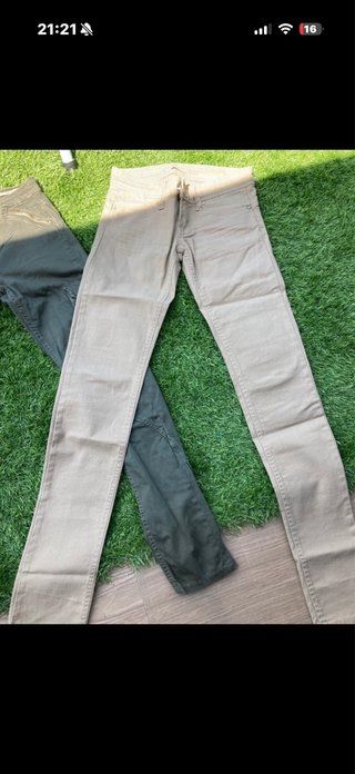 8 pantalones