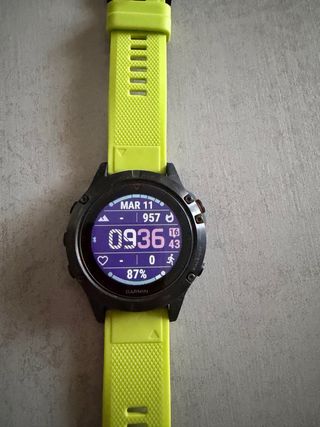 Garmin Fenix 5 Smartwatch Amarillo/Plata