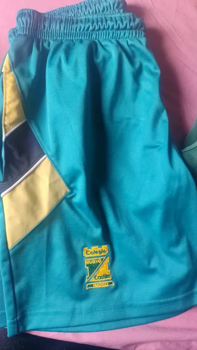 Pantalón corto deportivo uniforme Colegio Nuevo Ca