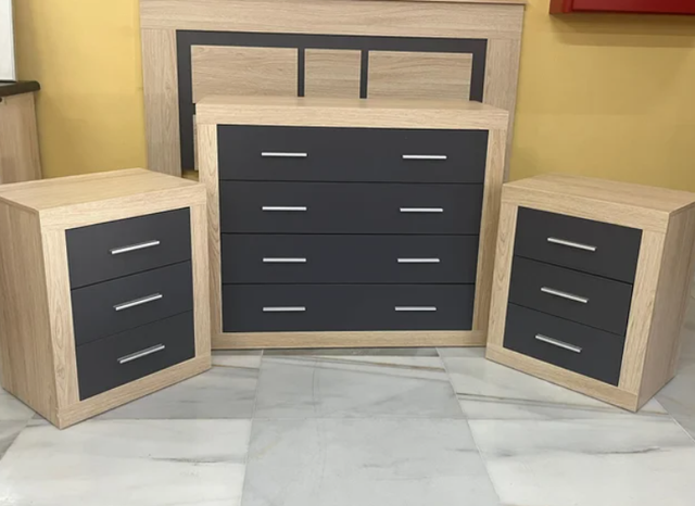 Conjunto de habitación: cómoda y mesitas