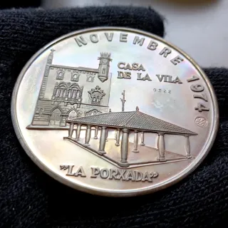 C001. Medalla Granollers, Casa Vila, Porxada 1974