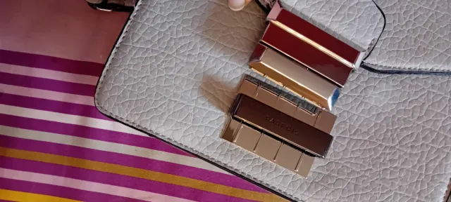 Bolso Parfois gris y plateado,medidas 23×17