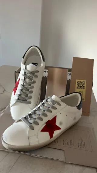 Golden Goose Superstar Blancas con Estrella Roja