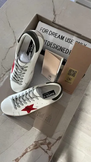 Golden Goose Superstar Blancas con Estrella Roja