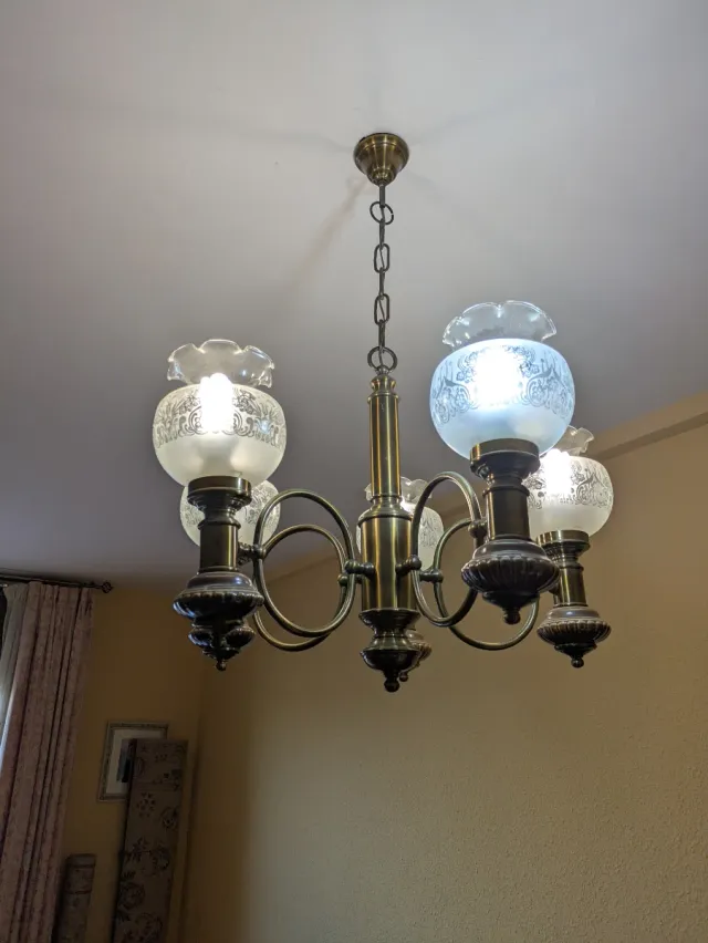 Lámpara de techo clásica dorada