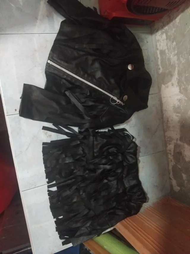 Conjunto niña chaqueta y falda negra