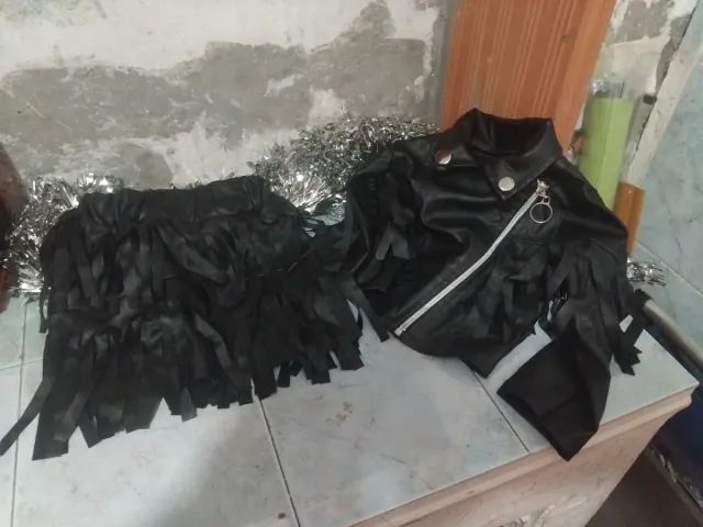 Conjunto niña chaqueta y falda negra