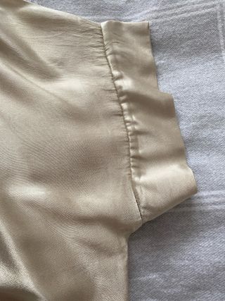 Blusa champán satinada