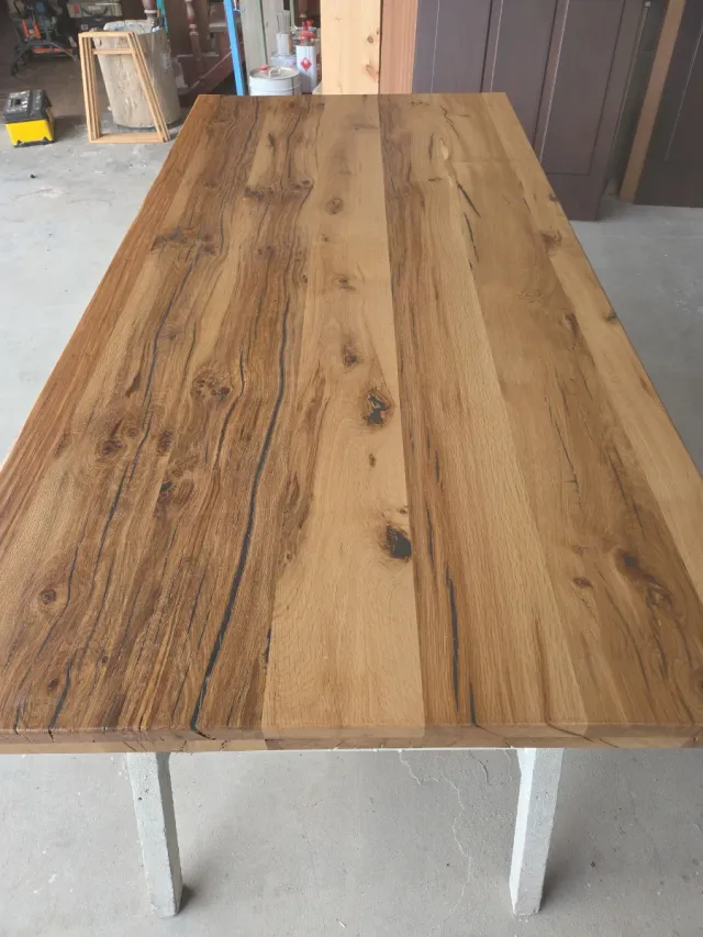 Mesa de madera rústica