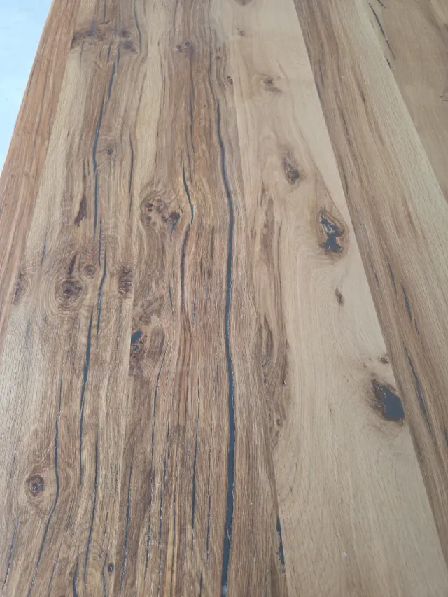 Mesa de madera rústica