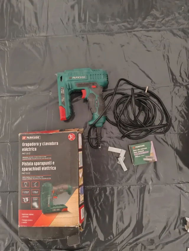 Grapadora y clavadora eléctrica Parkside PHET 15 C