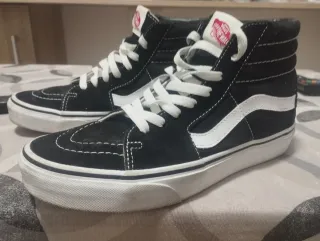 Zapatillas Vans Botín Negras y Blancas