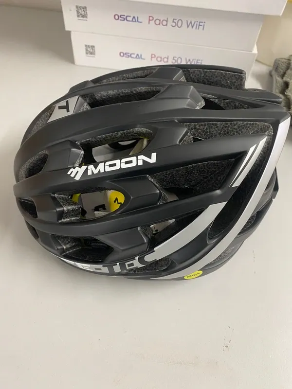 Casco Ciclismo MOON/ST con Luz LED Trasera