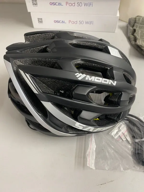 Casco Ciclismo MOON/ST con Luz LED Trasera