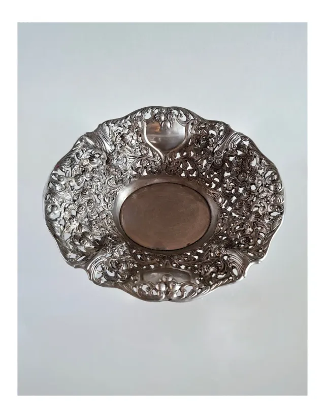 Cesta de pan/frutero con filigrana. Metal