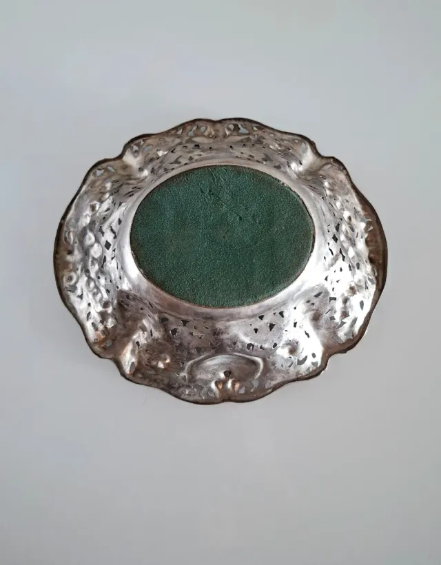 Cesta de pan/frutero con filigrana. Metal