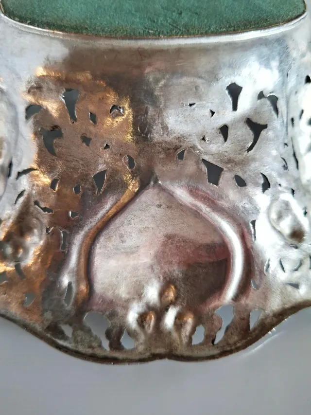 Cesta de pan/frutero con filigrana. Metal