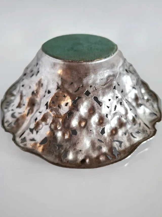 Cesta de pan/frutero con filigrana. Metal