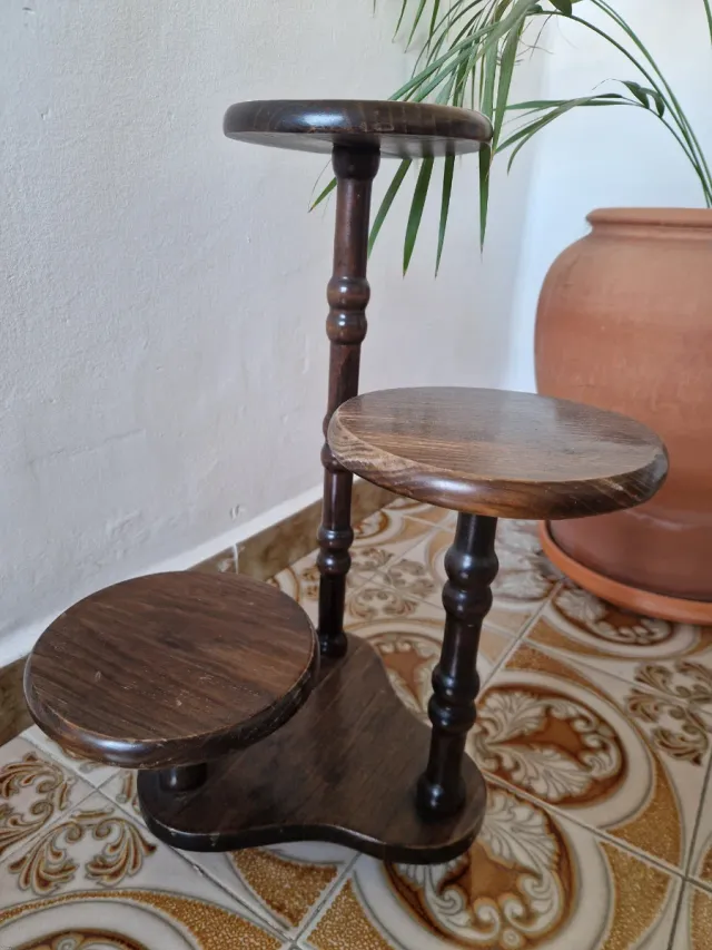 Macetero de madera para 3 plantas